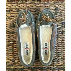 MINNETONKA MOCCASINS | SIZE 6